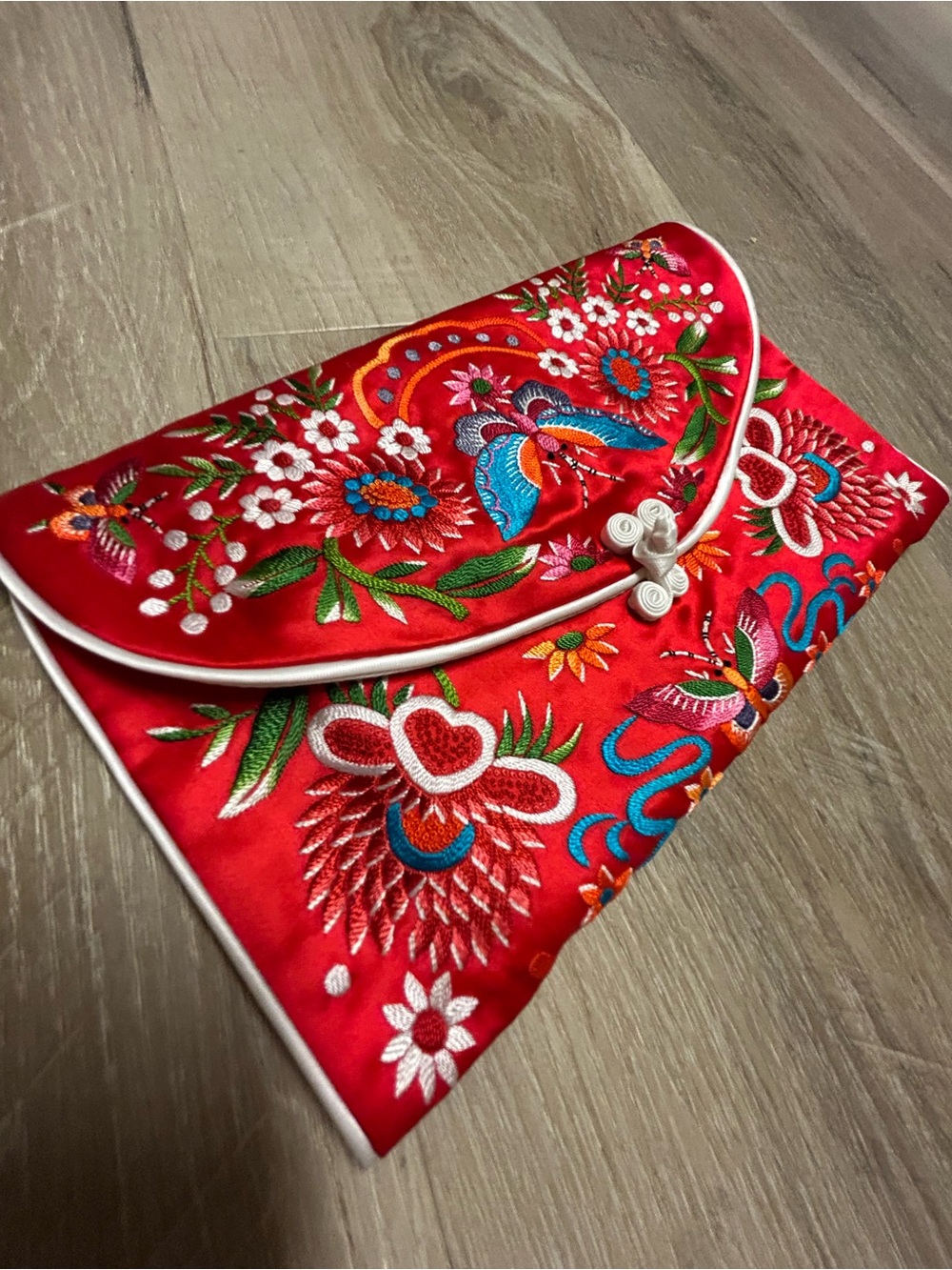 Embroidered Cloth Money Holder